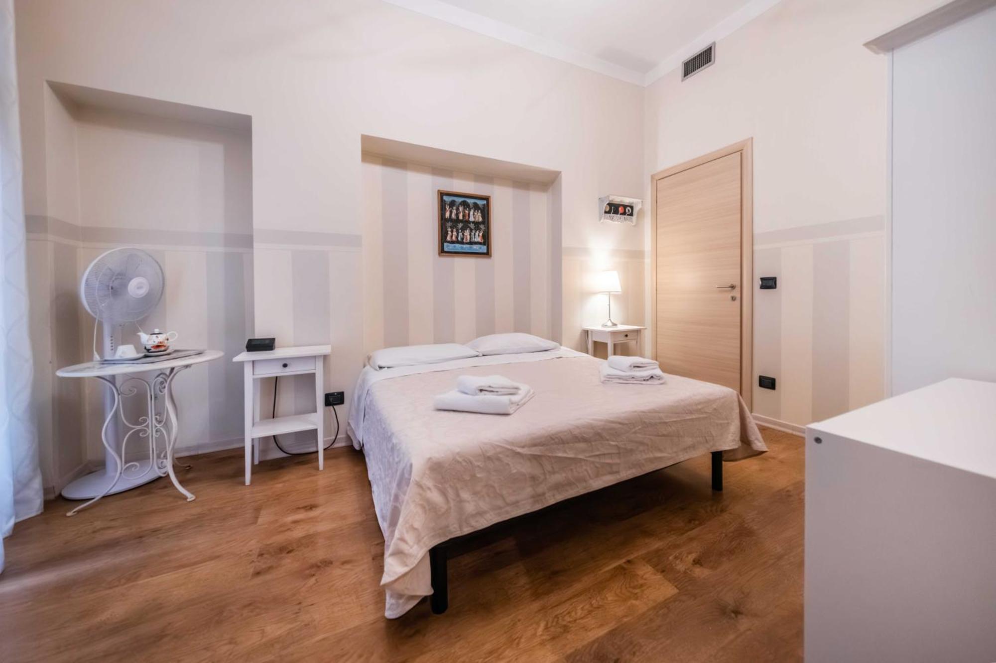 Al Teatro Hotel Верона Екстериор снимка