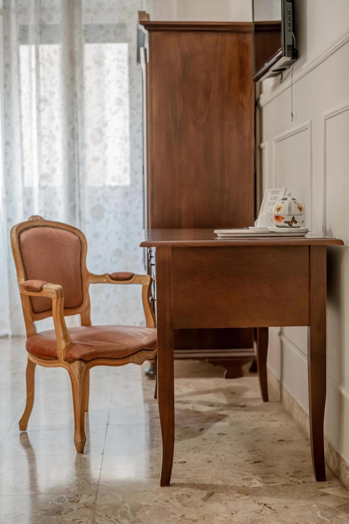 Al Teatro Hotel Верона Екстериор снимка