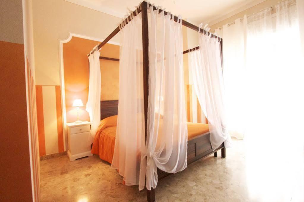 Al Teatro Hotel Верона Екстериор снимка