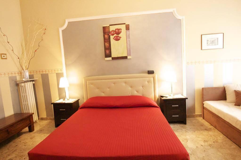 Al Teatro Hotel Верона Екстериор снимка